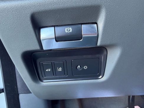 Used 2020 Jaguar E-PACE image 29