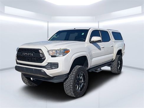 Used 2016 Toyota Tacoma SR image 7