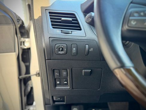 Used 2010 Lexus ES 350 FWD image 8