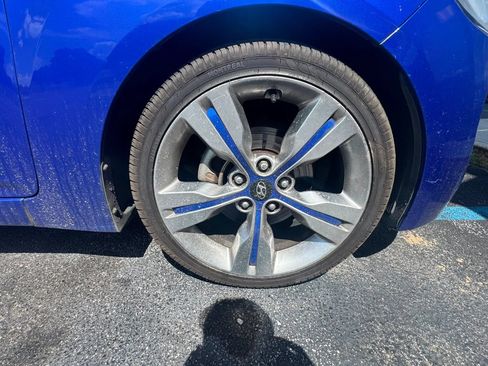 Used 2012 Hyundai Veloster w/ Style Pkg FWD image 8