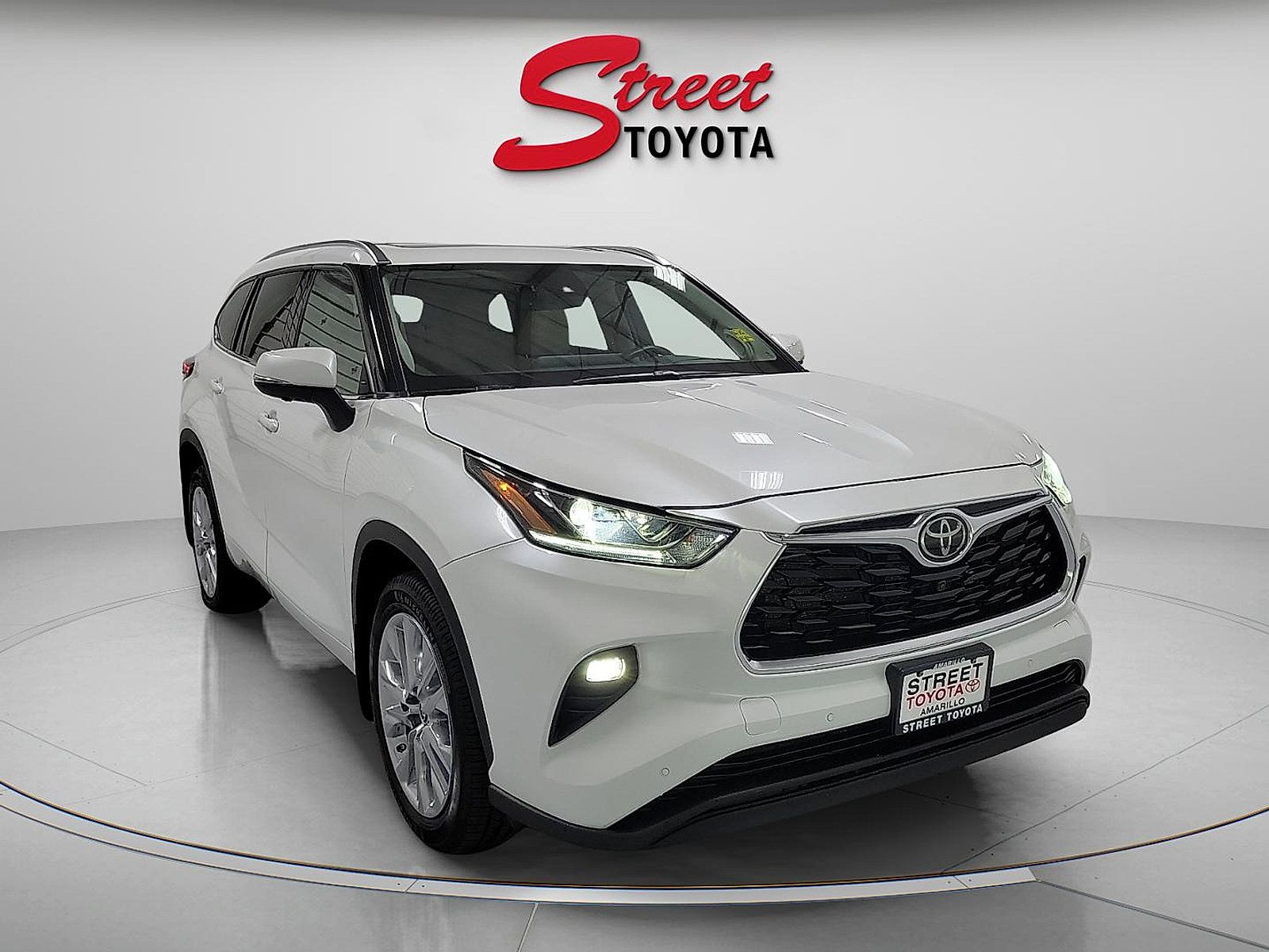 Used 2023 Toyota Highlander Limited AWD/4WD image 5