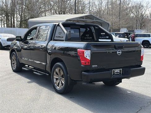 Used 2024 Nissan Titan SV w/ SV Bronze Edition Package image 11