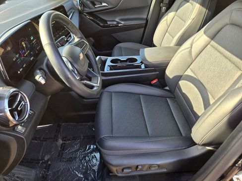 Used 2025 Chevrolet Equinox LT w/ Convenience Package II AWD/4WD image 10