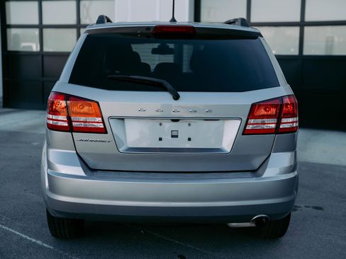 Used 2019 Dodge Journey SE image 6