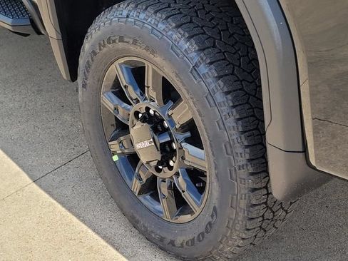 New 2026 GMC Sierra 2500 AT4 w/ AT4 Premium Plus Package AWD/4WD image 7