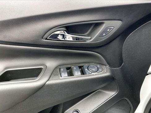 Used 2024 Chevrolet Equinox LT image 36