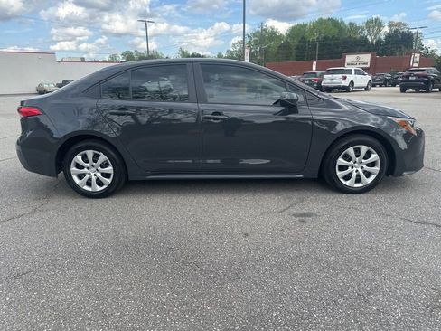 Certified 2025 Toyota Corolla LE image 1