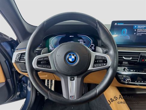 Used 2023 BMW 530e xDrive 530e iPerformance w/ Premium Package image 12