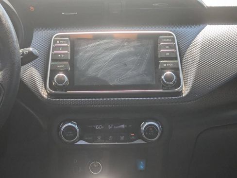 Used 2019 Nissan Kicks SV FWD image 24
