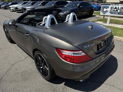 Used 2016 Mercedes-Benz SLK 300 w/ Premium 1 Package image 4