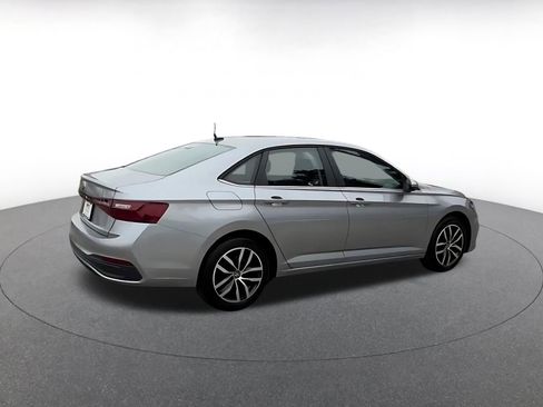 Used 2025 Volkswagen Jetta SE image 12