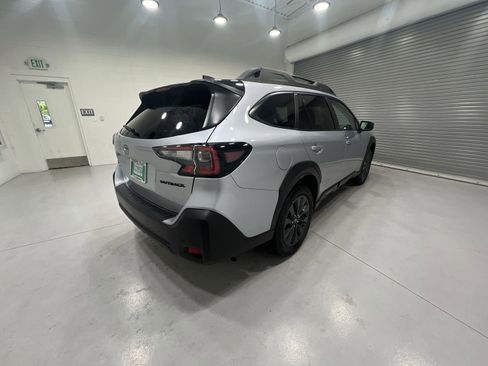 Certified 2025 Subaru Outback Onyx Edition image 8