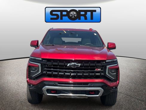 Used 2025 Chevrolet Suburban Z71 w/ Max Trailering Package AWD/4WD image 2
