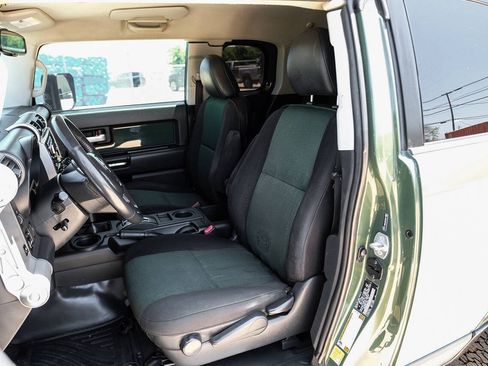 Used 2011 Toyota FJ Cruiser 4WD w/ Trail Teams Special Edition image 26