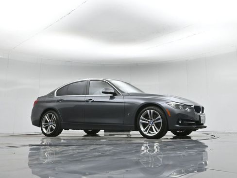 Used 2018 BMW 330e w/ Convenience Package image 53
