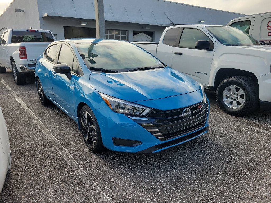 Used 2025 Nissan Versa SR w/ Trunk Package FWD image 2