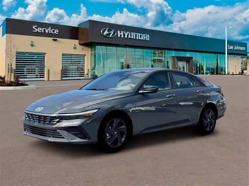 New 2026 Hyundai Elantra Sport image 2