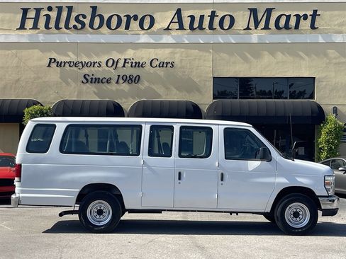 Used 2011 Ford E-350 and Econoline 350 XLT image 4