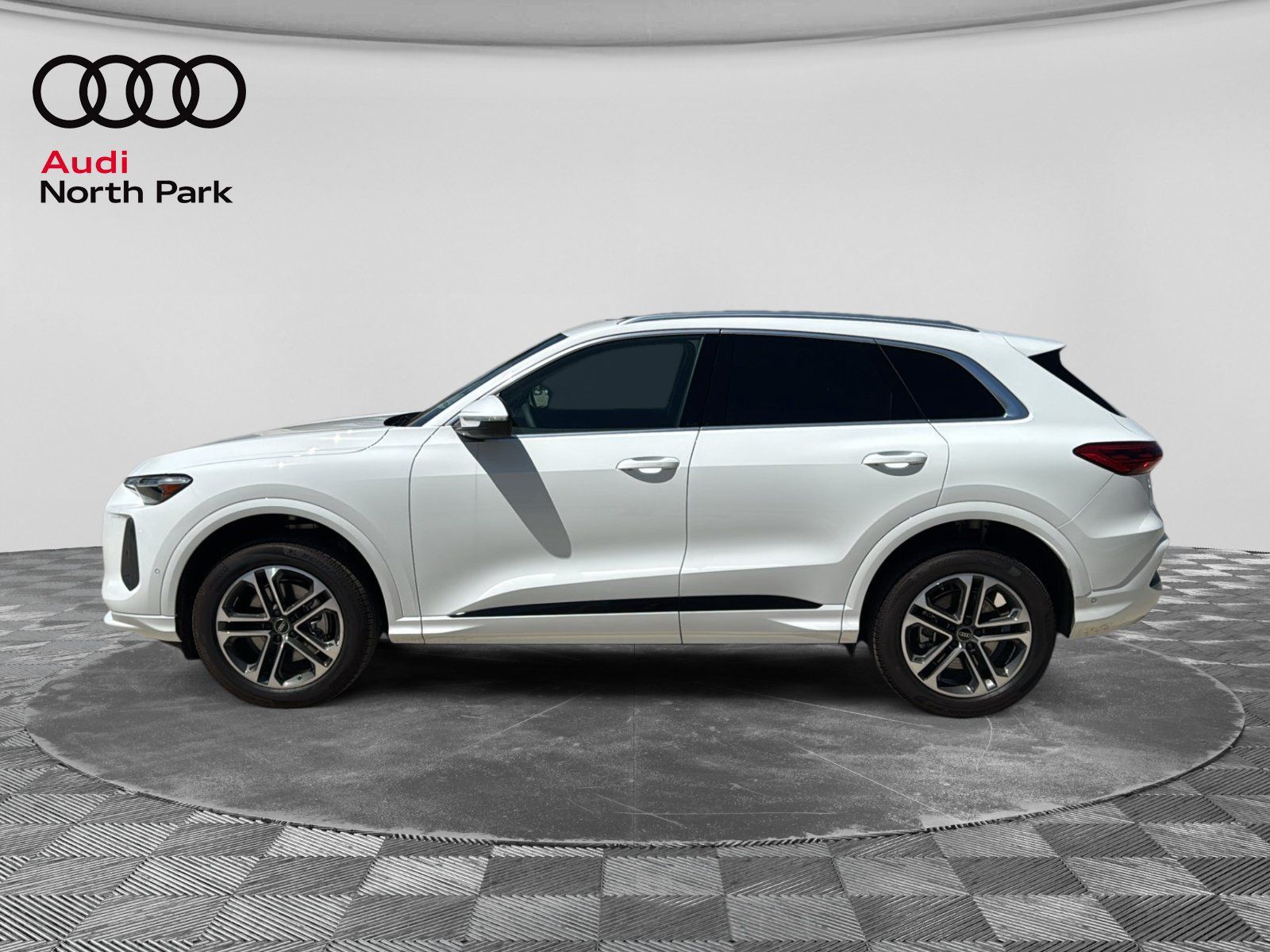 New 2026 Audi Q5 Premium Plus AWD/4WD image 4