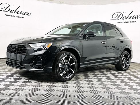 Used 2025 Audi Q3 2.0T Premium Plus w/ Premium Plus Package AWD/4WD image 3