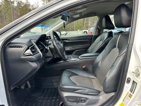 Used 2020 Toyota Camry SE FWD image 8