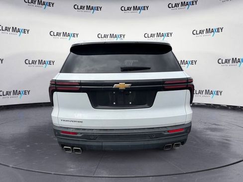Used 2024 Chevrolet Traverse LS FWD image 4
