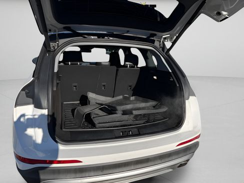 Used 2021 Lincoln Corsair AWD w/ Equipment Group 101A image 11