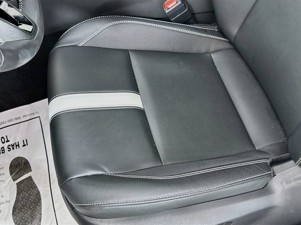 Used 2025 Toyota Camry SE w/ Convenience Package FWD image 20