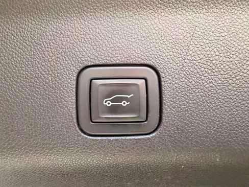 Used 2024 Chevrolet Suburban High Country AWD/4WD image 13