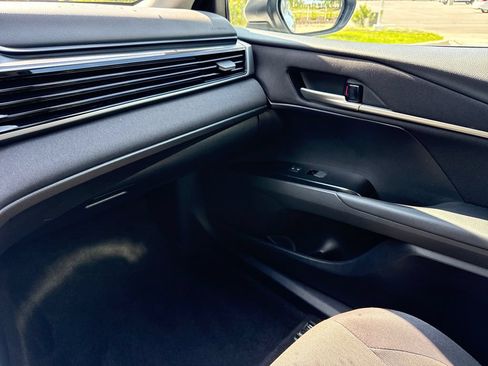 Used 2025 Toyota Camry LE FWD image 17