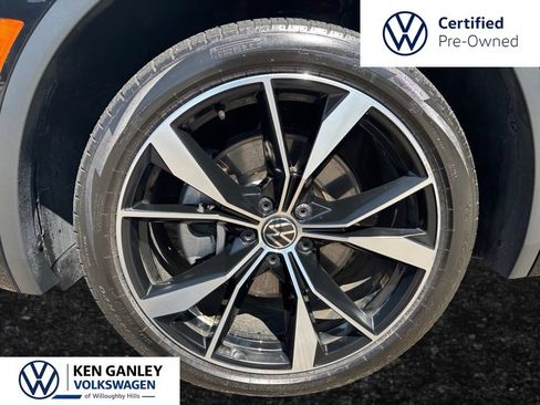 Certified 2024 Volkswagen Tiguan SEL R-Line AWD/4WD image 9