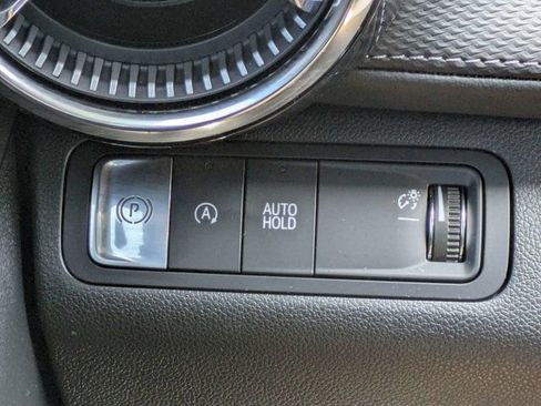 Used 2025 Chevrolet Equinox LT FWD image 24