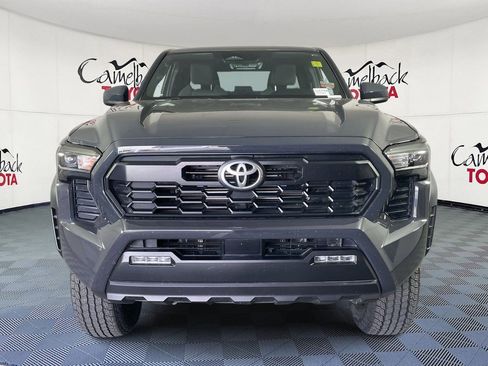 Used 2025 Toyota Tacoma TRD Off-Road image 2