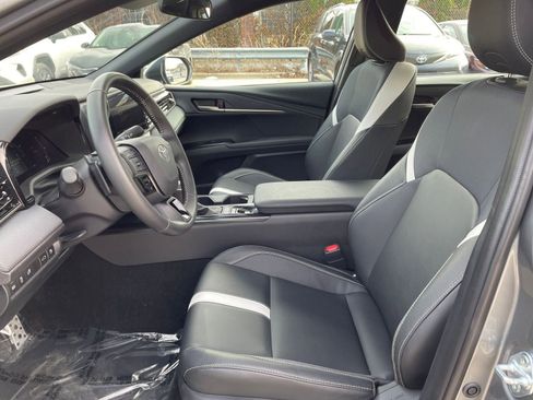 Used 2025 Toyota Camry SE image 27