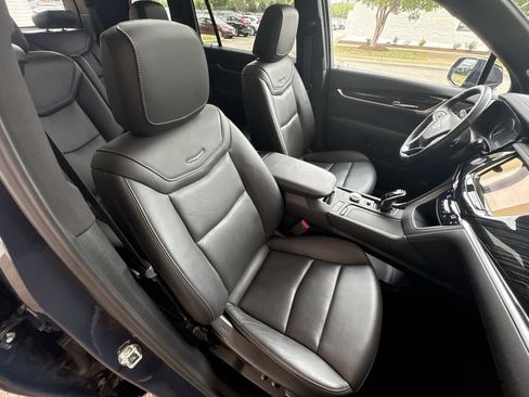 Certified 2025 Cadillac XT6 Premium Luxury AWD/4WD image 29