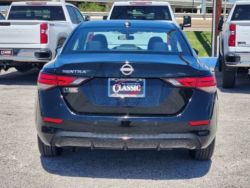 Used 2025 Nissan Sentra SV image 6