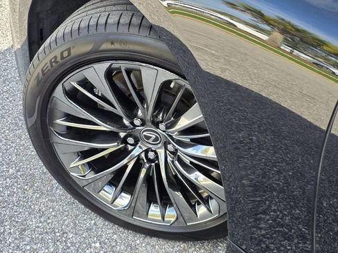 Used 2019 Lexus LS 500 w/ Luxury Package image 36