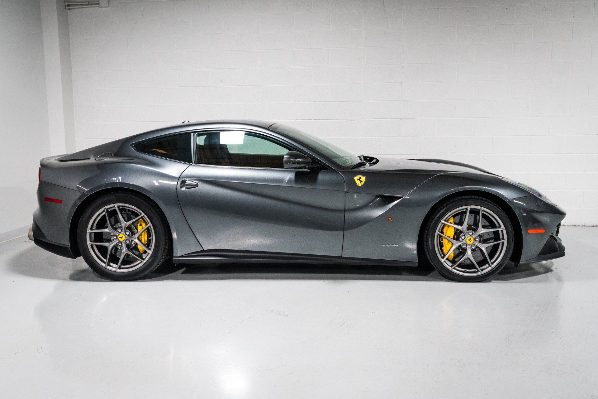 Used 2015 Ferrari F12 Berlinetta RWD image 2