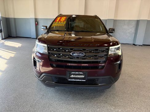 Used 2018 Ford Explorer XLT w/ Equipment Group 202A FWD image 2