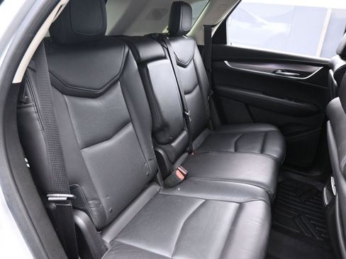 Used 2018 Cadillac XT5 Luxury w/ Driver Awareness Package image 14