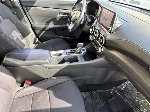 Used 2022 Nissan Sentra SV image 4