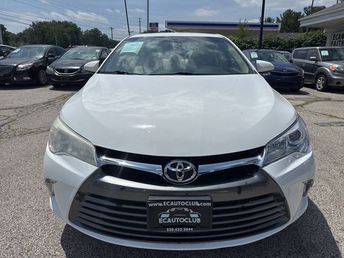 Used 2017 Toyota Camry LE FWD image 2