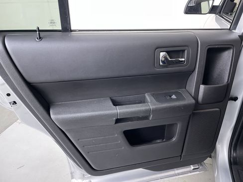 Used 2019 Ford Flex SE image 19