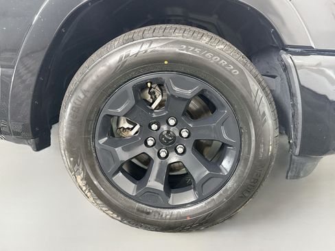 Used 2025 RAM 1500 Big Horn RWD image 32