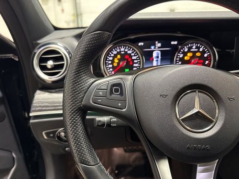 Used 2017 Mercedes-Benz E 400 4MATIC Wagon w/ Premium 1 Package image 29