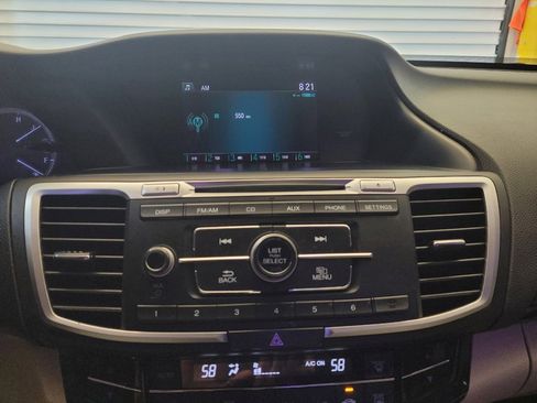 Used 2017 Honda Accord LX image 25