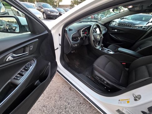 Used 2019 Chevrolet Malibu LT image 12