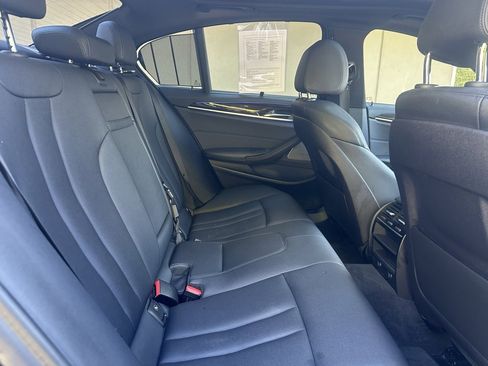 Used 2019 BMW 530i xDrive w/ Dynamic Handling Package image 18