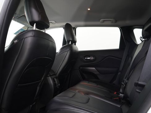 Used 2020 Jeep Cherokee Limited AWD/4WD image 19