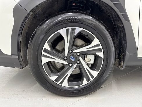 Used 2025 Subaru Crosstrek 2.0i Premium image 9